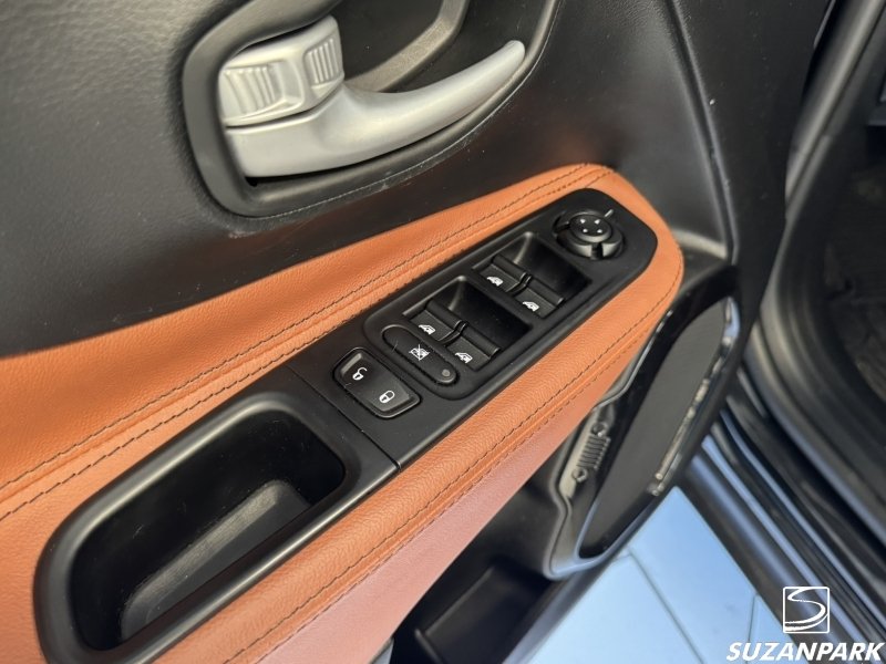 Jeep Renegade - foto 11