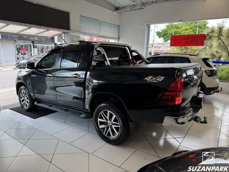 Toyota Hilux CD - foto 2