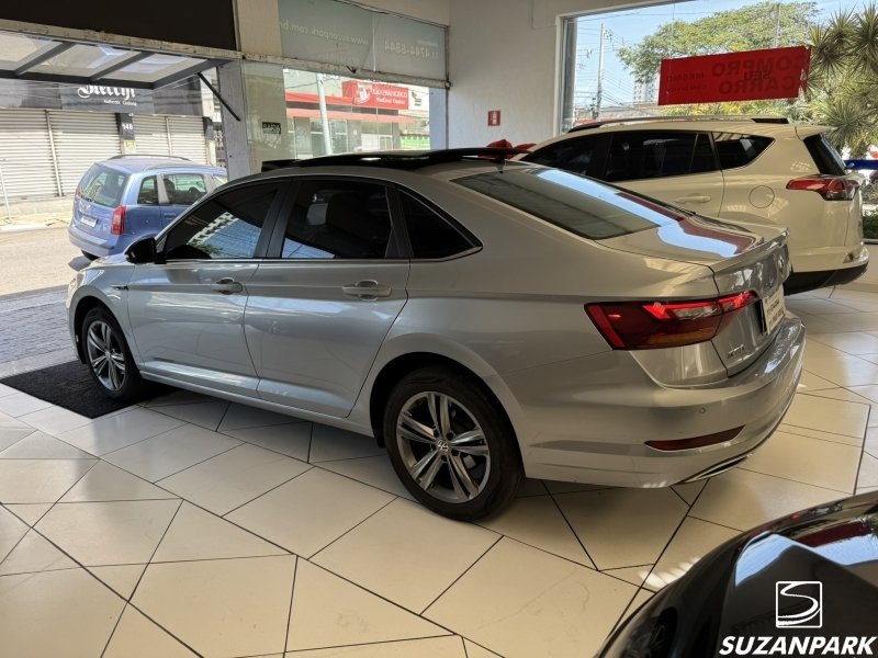 Volkswagen Jetta - foto 2