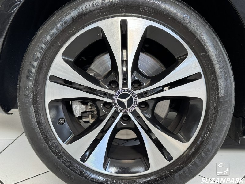 Mercedes-Benz C180 - foto 17