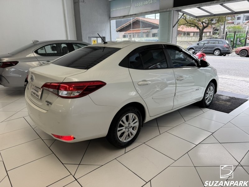 Toyota Yaris - foto 3