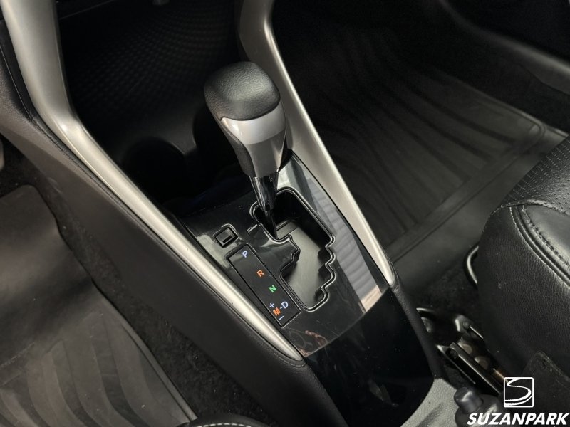 Toyota Yaris - foto 8