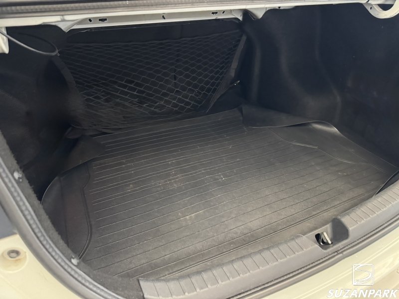 Toyota Yaris - foto 16