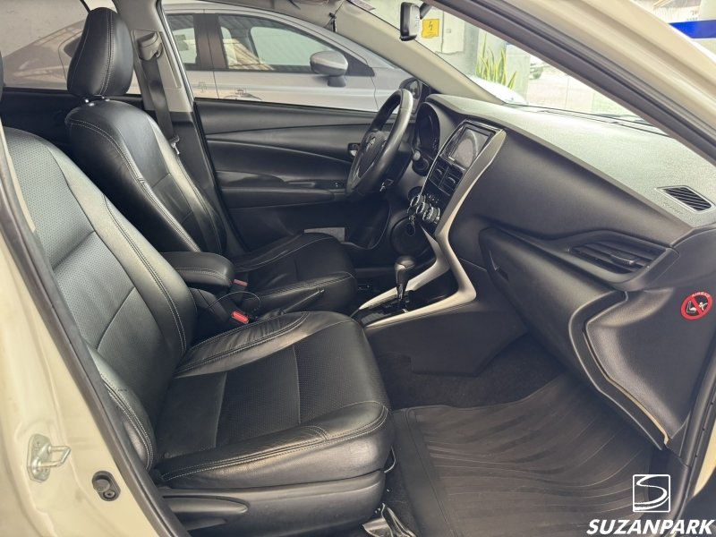 Toyota Yaris - foto 14